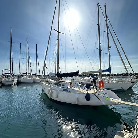 Botel Voilier Sejour Atypique